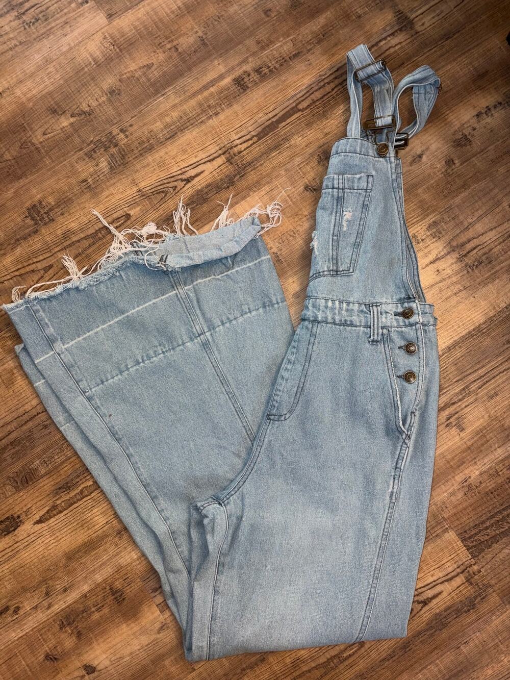 Aaron & Amber M Light Wash Distressed Flare Overalls Frayed Hem
